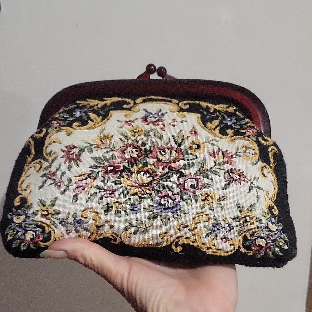 1940-50s Floral Embroidered Clutch Bag Hong Kong